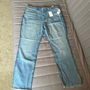 GOOD AMERICAN 2-Toned “Good Boy” with Fray Hem Women’s Jeans